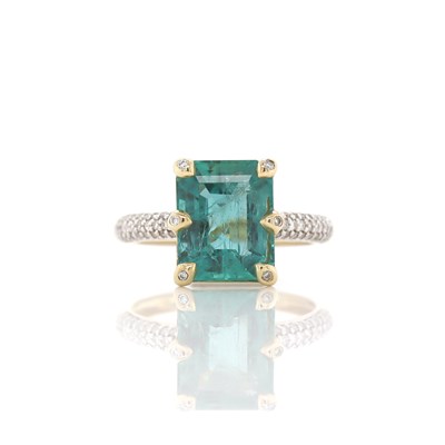 Lot 4 - 14CT Yellow Gold 3.06ct Emerald And Diamond Dress Ring