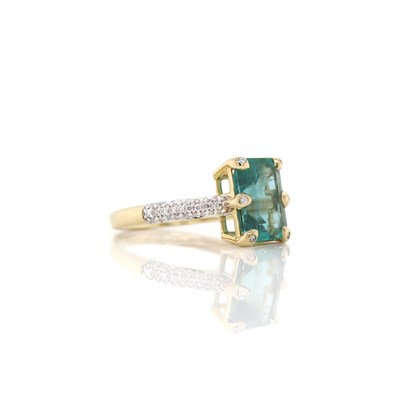 Lot 4 - 14CT Yellow Gold 3.06ct Emerald And Diamond Dress Ring