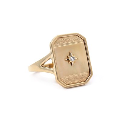 Lot 119 - 9CT Yellow Gold Diamond Signet Ring