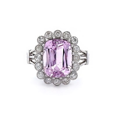 Lot 40 - 14CT White Gold 5.80CT Kunzite & Diamond Ring