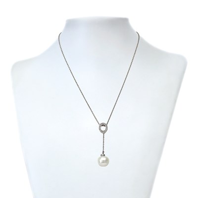 Lot 18 - 18CT White Gold Pearl And 0.18ct Diamond Necklace