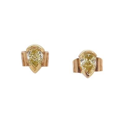 Lot 101 - 9CT And 18CT Yellow Gold 1.04ct Yellow Diamond Stud Earrings