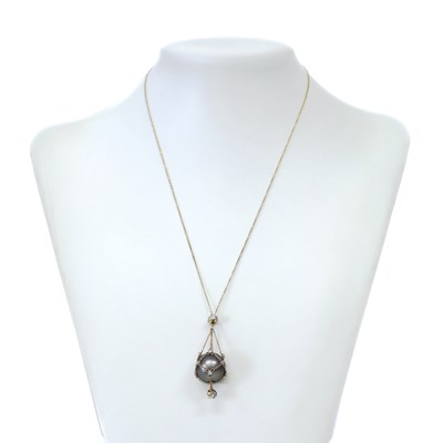 Lot 69 - 14CT Yellow Gold Tahitian Pearl And 0.57ct Diamond Cage Necklace
