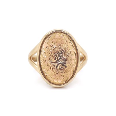 Lot 135 - 14CT/15CT Yellow Gold Carved Dome Ring
