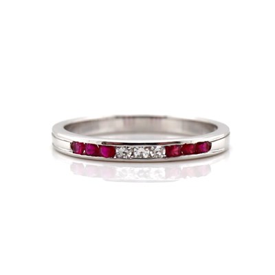 Lot 183 - 14CT White Gold Ruby & Diamond Band Ring