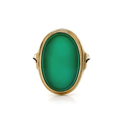 Lot 35 - 9CT Yellow Gold Green Agate Cocktail Ring