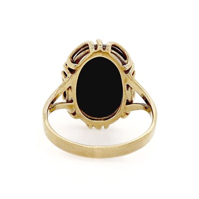 Lot 104 - 9CT Yellow Gold Agate Cameo Dress Ring