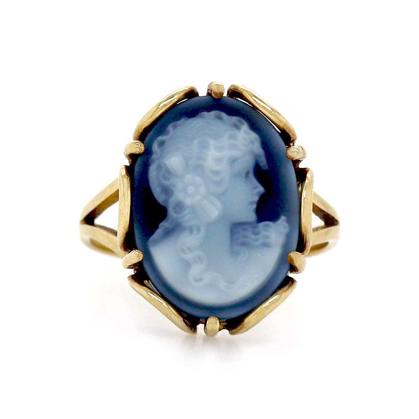 Lot 104 - 9CT Yellow Gold Agate Cameo Dress Ring