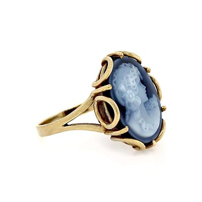 Lot 104 - 9CT Yellow Gold Agate Cameo Dress Ring